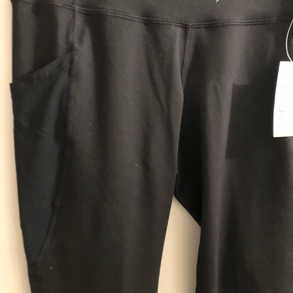 Old navy active spandex - Picture 6 of 7